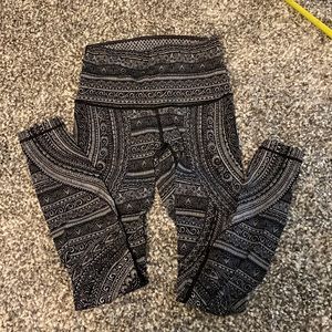 Lululemon size 6 leggings
